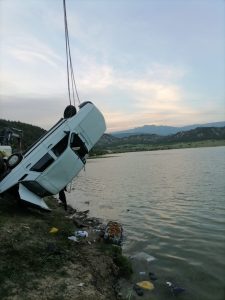 Durağan'da Otomobil Gölete Düştü 1 Kişi Hayatını Kaybetti.  Durağan Altınkaya