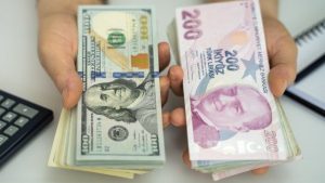 Finansal veri sağlayıcısı Fenics’in açıkladığı verilere göre, TL’nin bir yıllık öngörülen