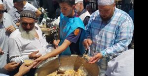 Boyabat'ta Büyük Cami önünde Cuma namazına müteakip  olarak Boyabat Semerkand 