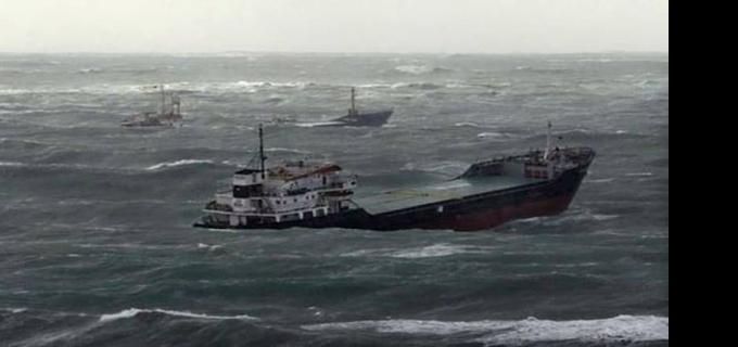 Sinop'ta Kuvvetli Rüzgar Gemileri Limana Sığınmasına Neden Oldu  Rüzgar nedeniyle