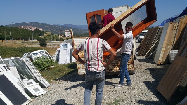 Ağustos ayında sıcakların  kasıp kavurduğu   45 dereceyi aştığı Boyabat'ta da 