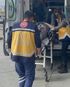 Boyabat Gökdere mahallesinde bir inşaattan düşen vatandaş feci şekilde yaralandı.