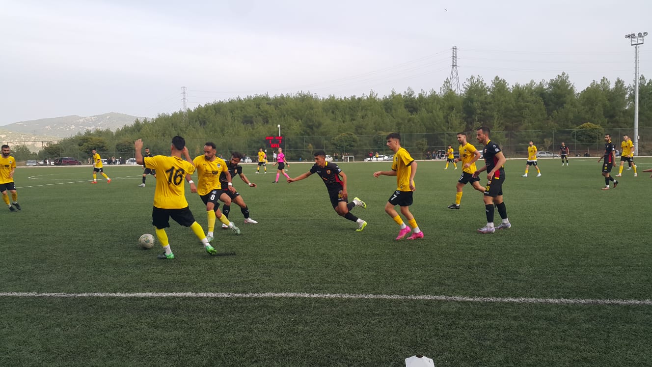 Boyabat 1868spor ile Niksar Belediyespor Boyabat Daylı stadında karşı karşıya