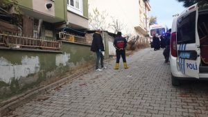 Boyabat Esentepe mahallesinde yaşayan bir vatandaş evinde ölü bulundu. Olay