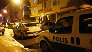 Akşam saatlerinde Boyabat Kumluk mahallesinde meydana gelen bıçaklı kavgada 1