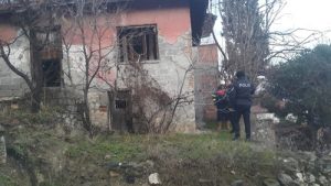 Metruk evler Boyabat'ta bazı mahallelerde vatandaşların korkulu rüyası haline geldi.