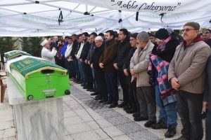 Dün sabah saatlerinde Taşköprü Çetmi Köyü mevkinde kontrolünü kaybederek devrilen