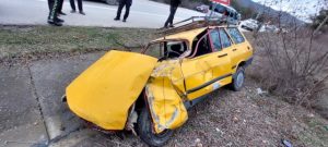 Boyabat trafik kazası: Saraydüzü–Boyabat yolunda otomobil su kanalına uçtu. Kazada