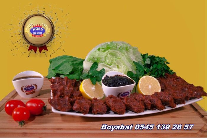 Boyabat'ta çiğ köfte, pilav üstü tavuk ve gözleme denince akla