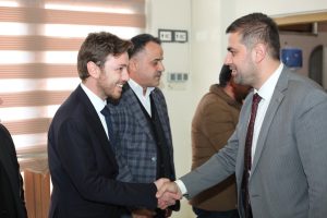 Milliyetçi Hareket Partisi çalışmalarına hız kesmeden devam ediyor, öğlen saatlerinde