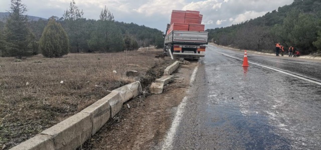 Sürücü Ramazan K. sevk ve idaresindeki 37 BK 287 plaka