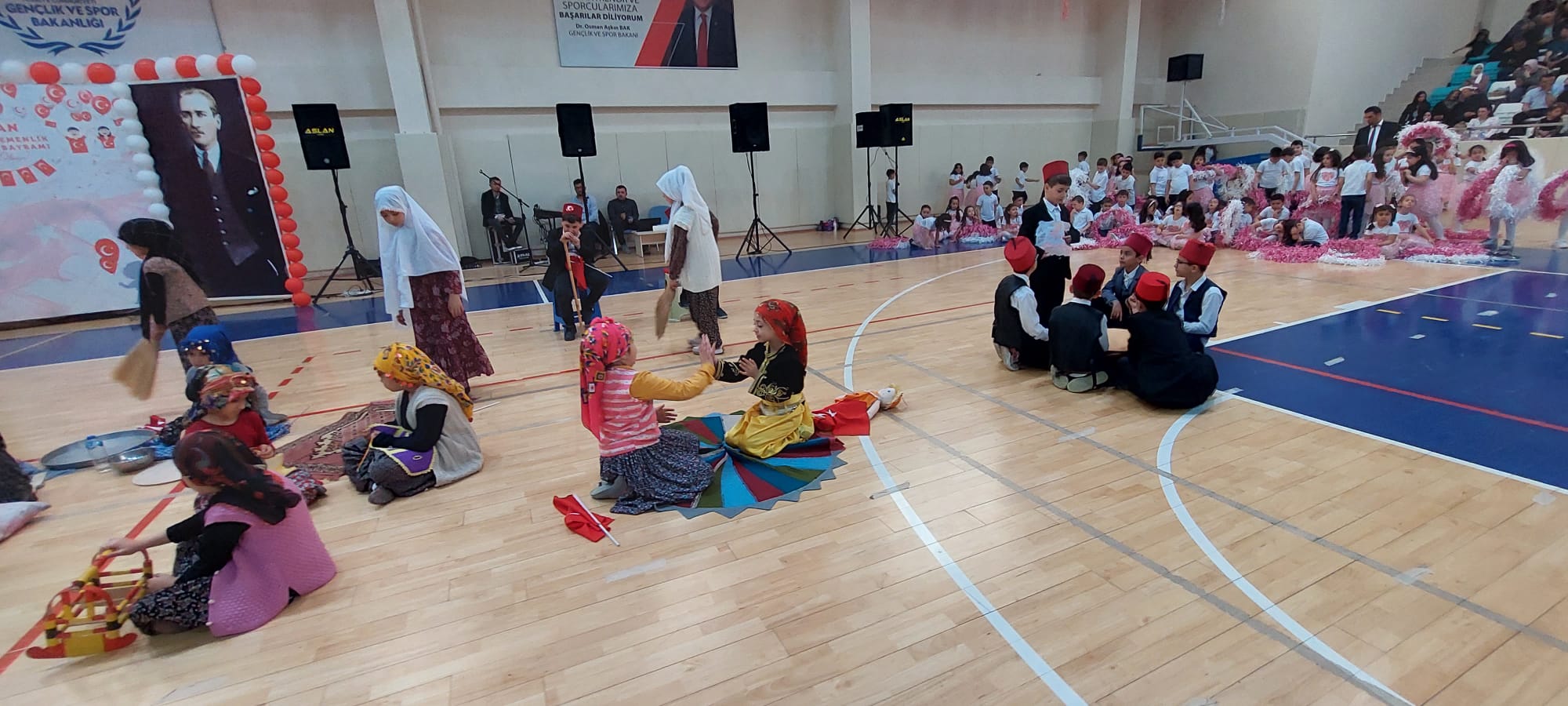 23 Nisan Ulusal Egemenlik ve Çocuk Bayramı tüm yurtta olduğu