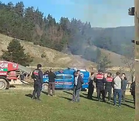 Boyabat Paşalıoğlu Köyü bölgesinde neler oluyor. Ormanlar yanıyor. Evler yanıyor.