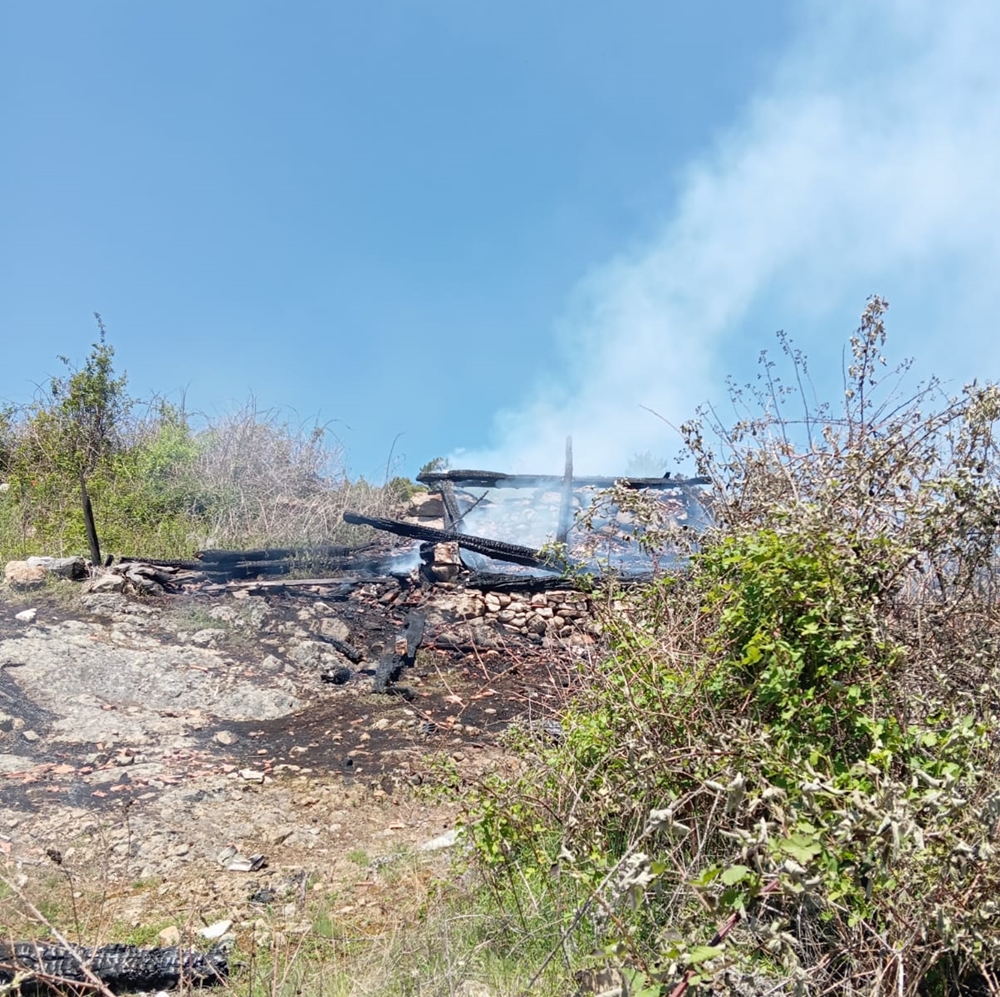Boyabat Dodurga Köyü’nde çıkan ev yangınında bir ev tamamen kullanılamaz