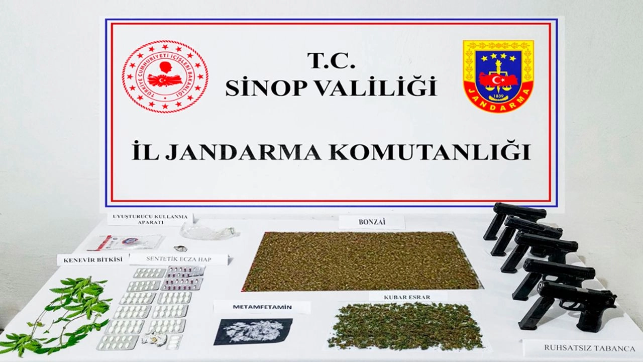 Sinop İl Jandarma Komutanlığı’nın 7 ilde düzenlediği Narkoçelik operasyonunda 19