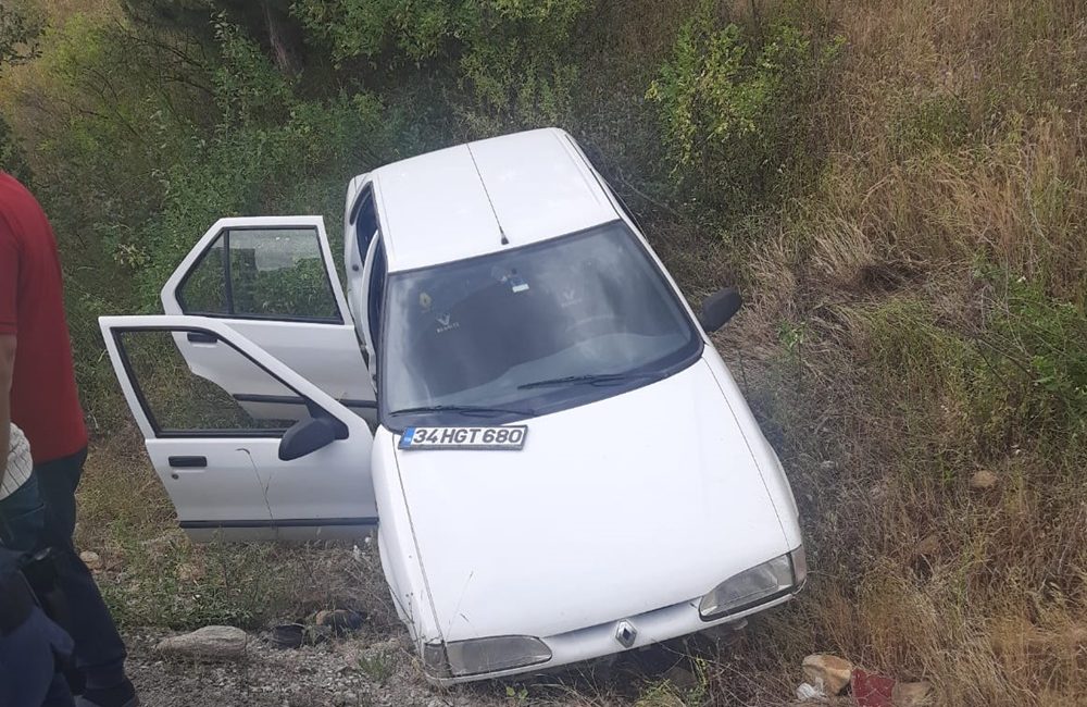 Kargı istikametinden Saraydüzü istikametine seyir halinde olan bir ailenin içinde