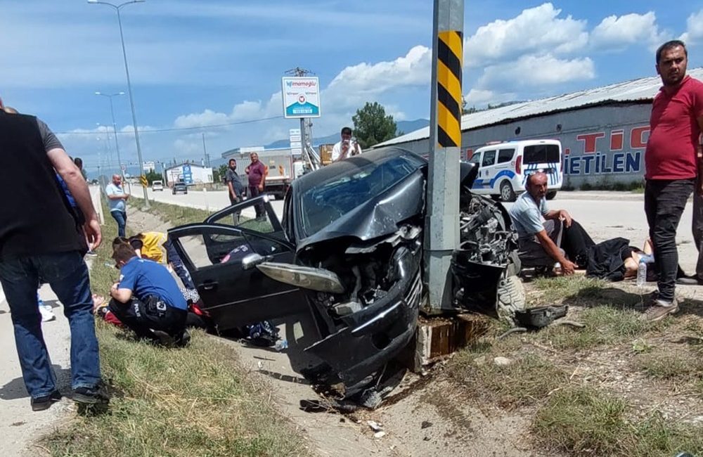 Boyabat Karacaören mevkiinde meydana gelen trafik kazasında 5 kişi yaralandı.