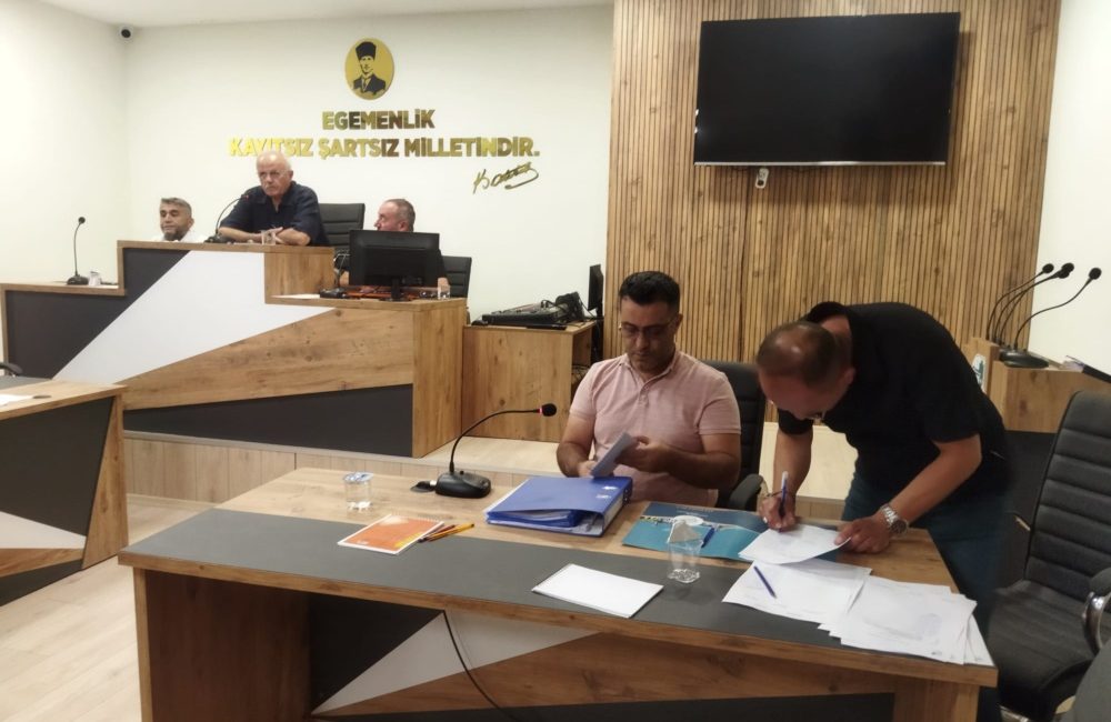 Boyabat Belediyesine ait halı saha tesisi Boyabat Belediyesi meclis salonunda