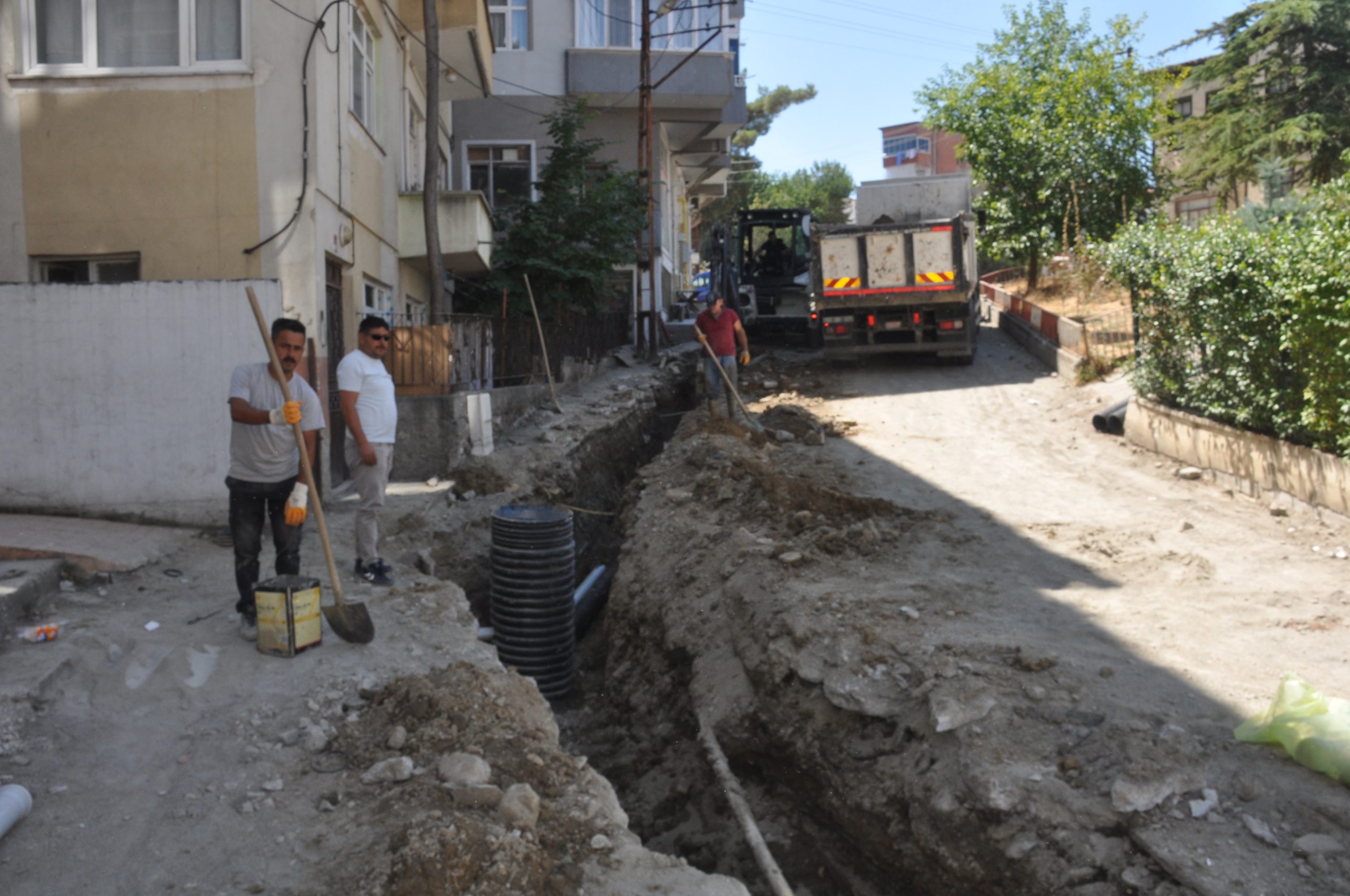 Boyabat Belediyesi Kanalizasyon borularını yeniliyor