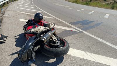 Sinop Boyabat ve Gerze yol kavşağında motosiklet kazası meydana geldi.
