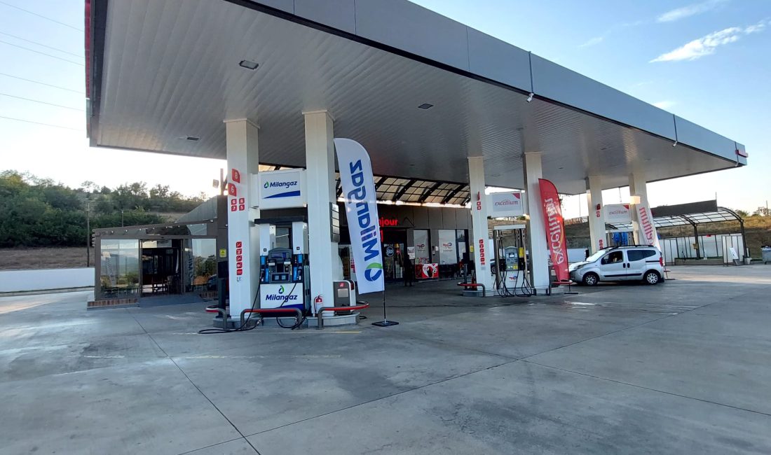 Çakır Petrol Boyabat Saraydüzü yolunda Benzin, Motorin ve Oto gaz