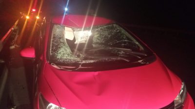 Boyabat'tan Sinop istikametine seyir halinde bulunan otomobilin tekerleği kopunca çift