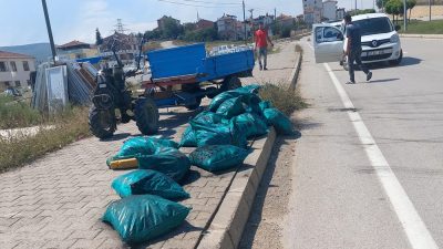 Boyabat Saraydüzü yolunda arka kısmında kömürler bulunan ve üzerinde 5