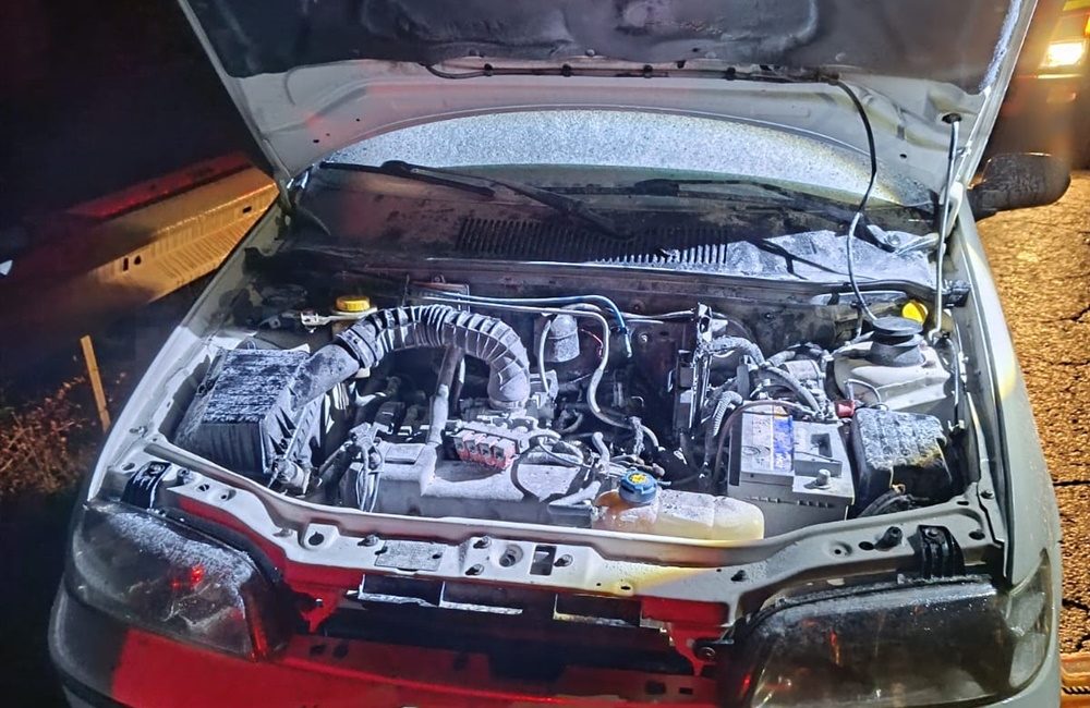 Sinop-Boyabat yolu Çulhalı Köyü mevkiinde seyir halindeki bir otomobilde yangın