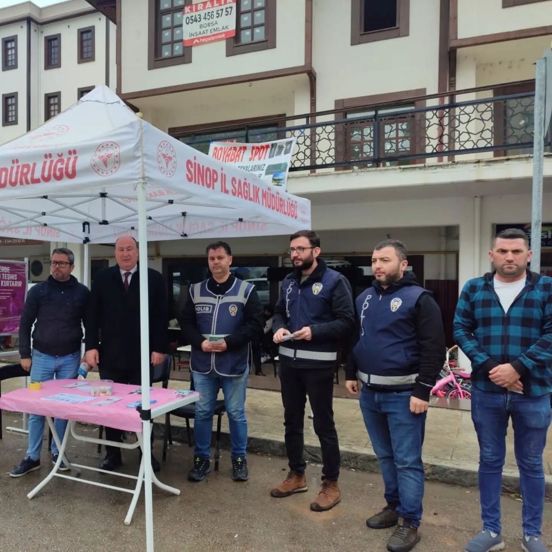 21 Ekim 2024 tarihinde Boyabat pazarında, İlçe Sağlık Müdürlüğü ve