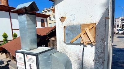 Boyabat Beyazıt (Büyük) Cami tuvaletlerindeki havalandırmasının bozulması ile meydana gelen