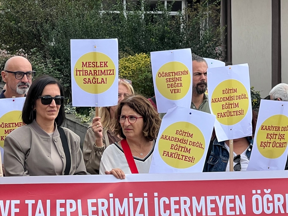 Millî Eğitim Bakanlığı’nın (MEB), eğitimin bileşenlerinin görüşlerini almadan masa başında