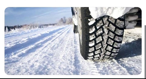 Küçük Sanayi Sitesi'nde oto lastik satımı ve değişimi yapan Akıncı