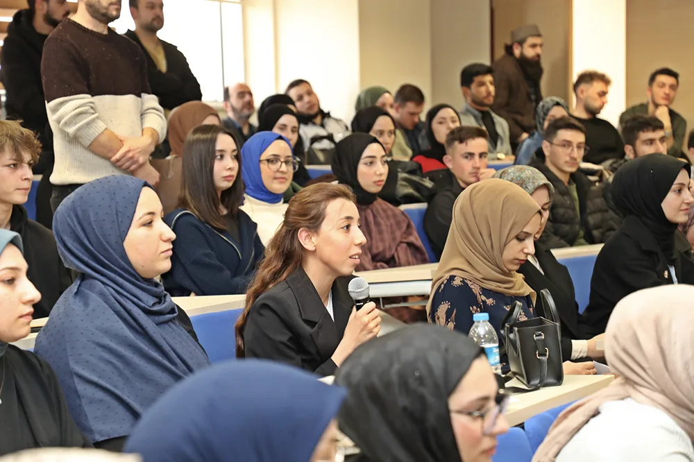 Sinop Üniversitesi öğrenci odaklı yönetim anlayışını güçlendirmek amacıyla düzenlenen “Mikrofon