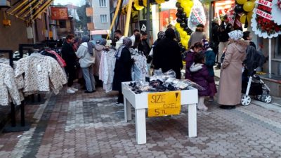 Boyabat'ta bugün hizmete giren Bedavacı Outlet, ilk günden yoğun ilgi