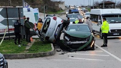 Sinop Gelincik Mahallesi Pervane Yolu üzerinde sürücü araçta  mahsur kaldı. 