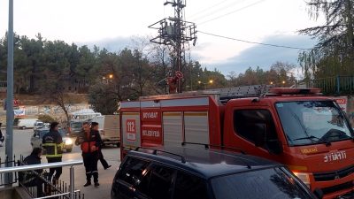 Boyabat Kumluk Mahallesi'nde bulunan eski İnönü Okulu girişindeki elektrik trafosunda