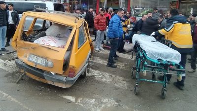 Boyabat'ta meydana gelen trafik kazası, kazayı gören vatandaşları derin üzüntüye