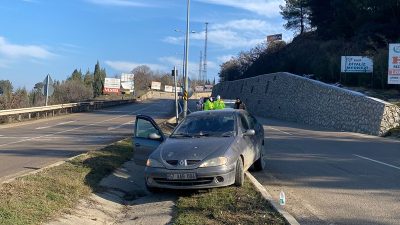 Daha önce öğlen saatlerinde bir kazanın meydana geldiği noktada, yaklaşık