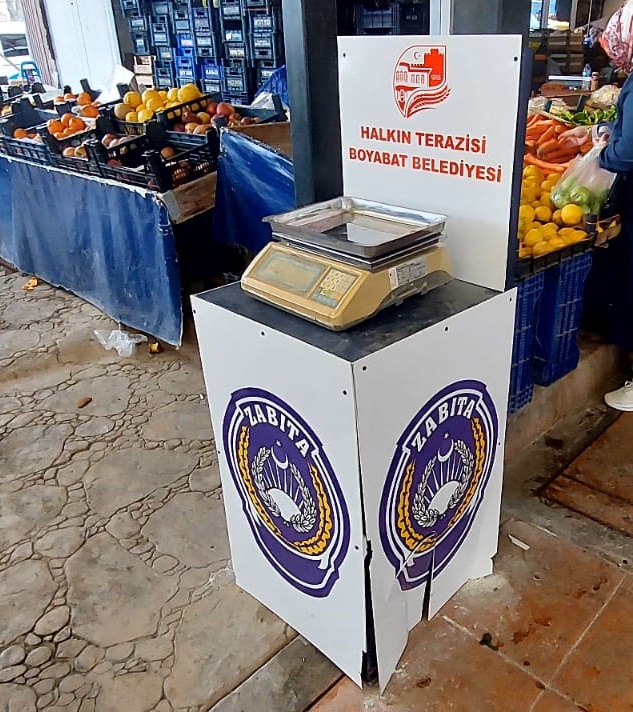 Boyabat Belediyesi, Zabıta Müdürlüğü hal pazarında vatandaşların alışverişlerini daha bilinçli