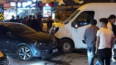 Boyabat ilçe merkezinde, yaklaşan Ramazan Bayramı öncesinde yaşanan yoğun trafik