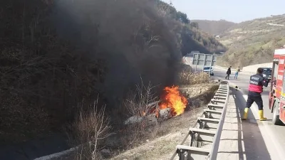 Boyabat Üzümlü Köyü mevkiinden korkutan kaza canlarını zor kurtardılar. Olay
