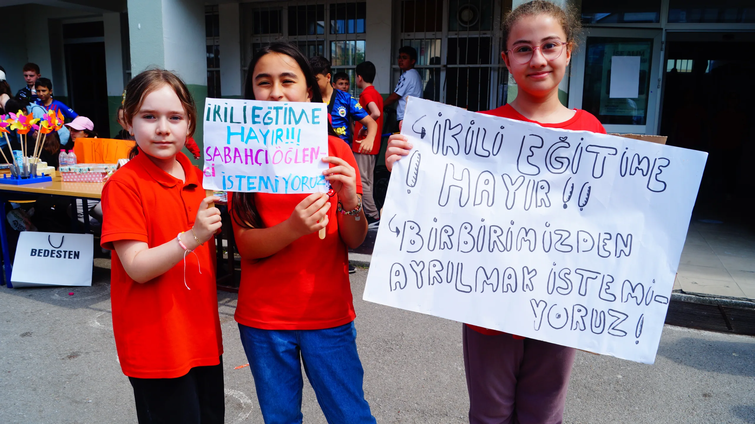 Sinop Şehit Halil Özdoğru Ortaokulu'nda uygulamaya konulan ikili eğitim sistemi,