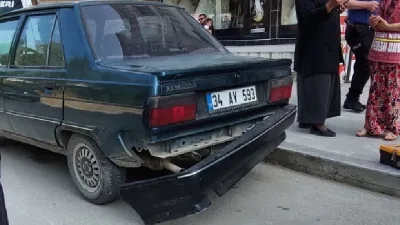 Boyabat Adnan Menderes Bulvarında seyir halindeki motosiklet yol kenarında park