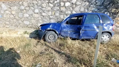 Boyabat-Durağan karayolunda meydana gelen trafik kazasında bir otomobil ile kamyon