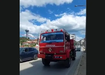 Boyabat Yörük Köyü yakınlarında çıkan ot yangınına müdahale eden Orman
