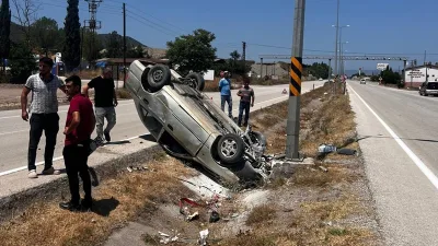 Boyabat  Karacaören Köyü mevkiinde meydana gelen trafik kazasında, kontrolden