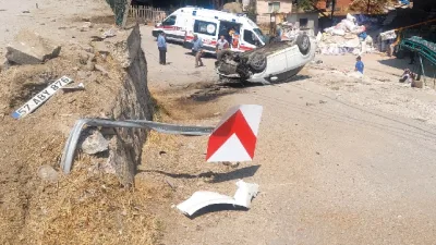 Boyabat'ın Yeni Mahalle çıkışında meydana gelen trafik kazasında, 57 ABY