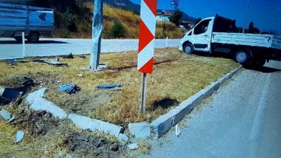 Sinop'un Boyabat ilçesi, Karacaören Köyü mevkiinde sabah saatlerinde trafik kazası