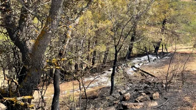 Boyabat Kuyucakpınar köyü Hıdırlı Mahallesi kırsalında çıkan ot yangını, itfaiye