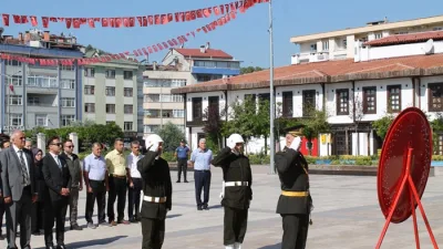Boyabat ilçemizde  30 Ağustos Zafer Bayramı etkinlikler Hükümet Konağı önünde
